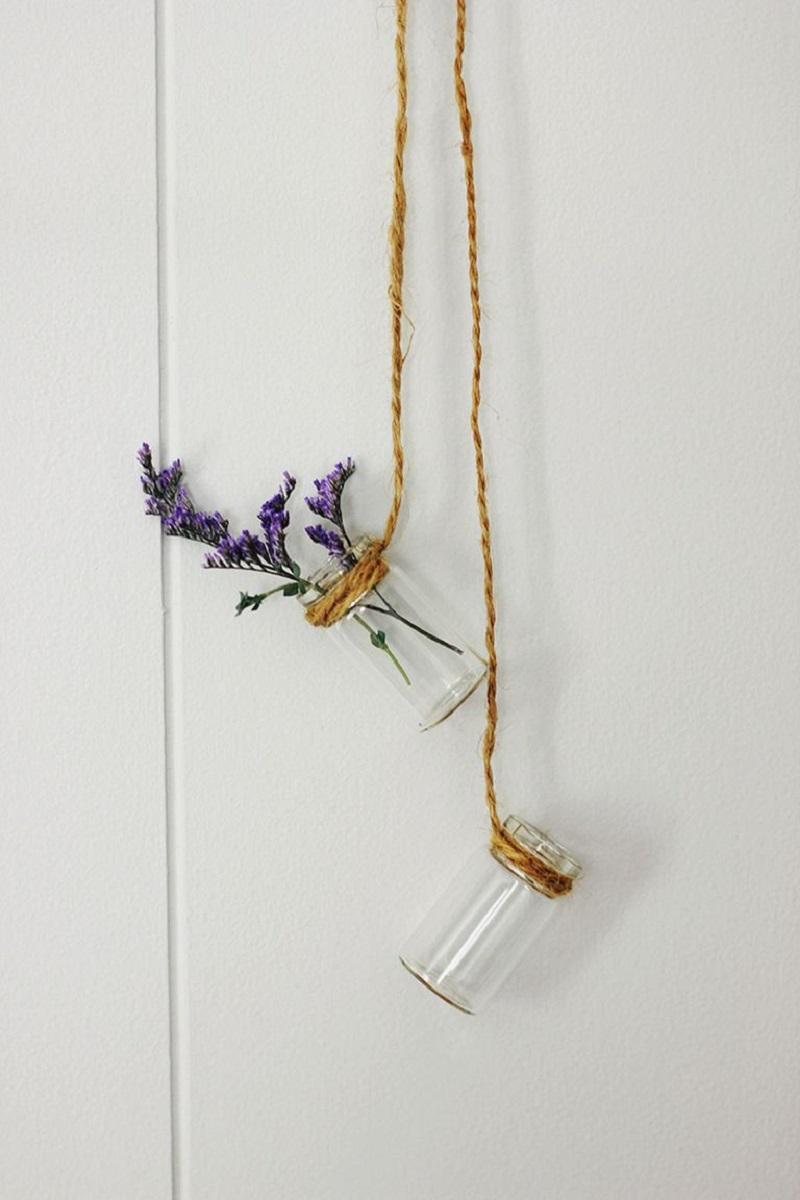 Enchanting hanging vases