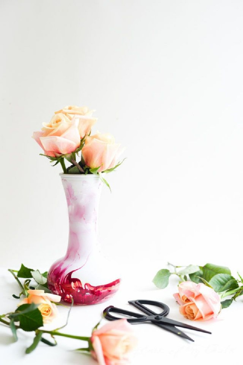 Nail polish marbled vase