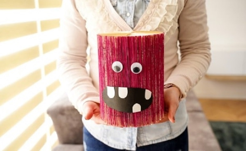 5 Ways To Transform Your Old Books Into Unbelievably Awesome DIY Craft