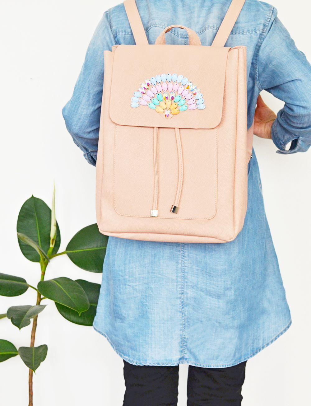 Diy colorful crystal backpack2 DIY Backpacks Ideas For Your Kids’ Back-To-School Season