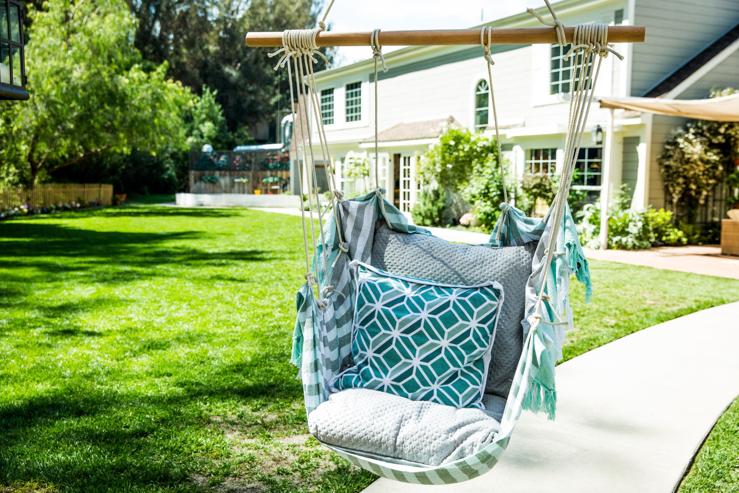 Outdoor cushioned hanging chair Epic DIY Hanging Chair Projects To Complete Your Home Presentation