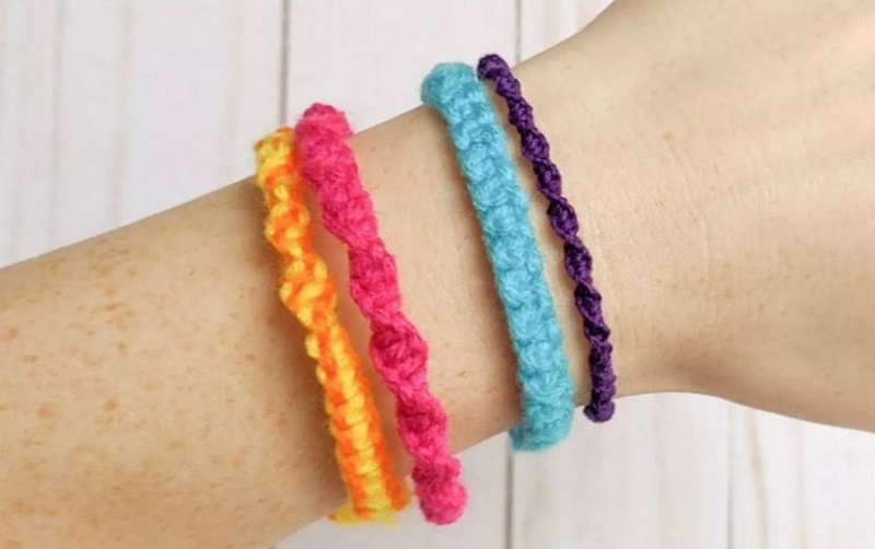 Macrame knots bracelet