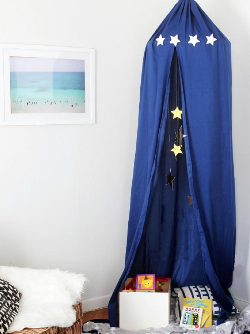 Dreamy canopy Best DIY Ideas As Solutions To All Your Boys Room Décor Dilemmas
